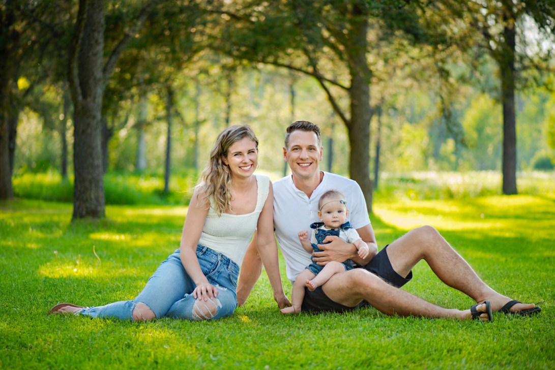 002_FamilyPhotoshootSneaks_1